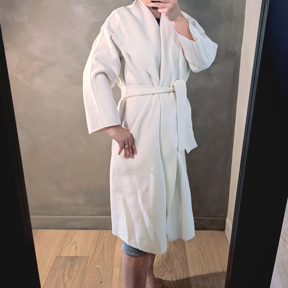 🎀 Winter Coat 🎀 white wrapped coat with belt - Picture 10 of 13